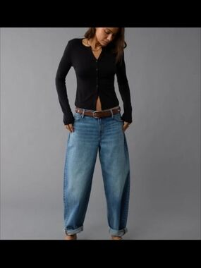 American Eagle Barrel Jeans